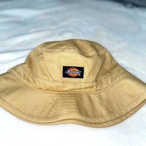Dickies bucket hat (one size).
